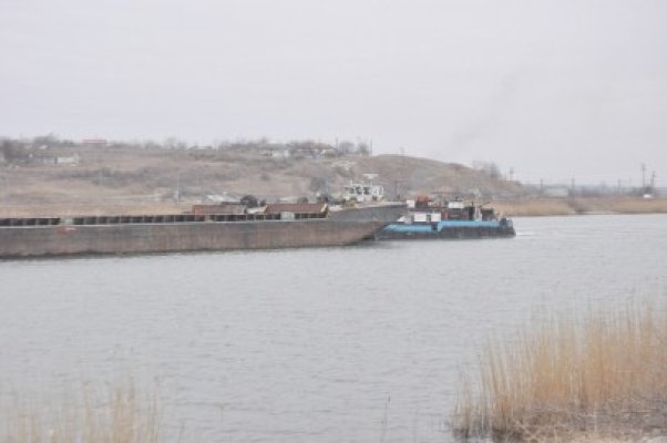 Fier furat de pe barjă, descoperit de Garda de Coastă